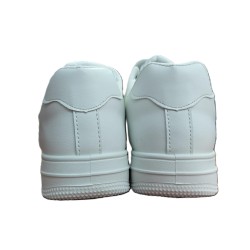 Ανδρικά Sneakers άσπρα με αυτοκόλλητο -  S-A-SKR